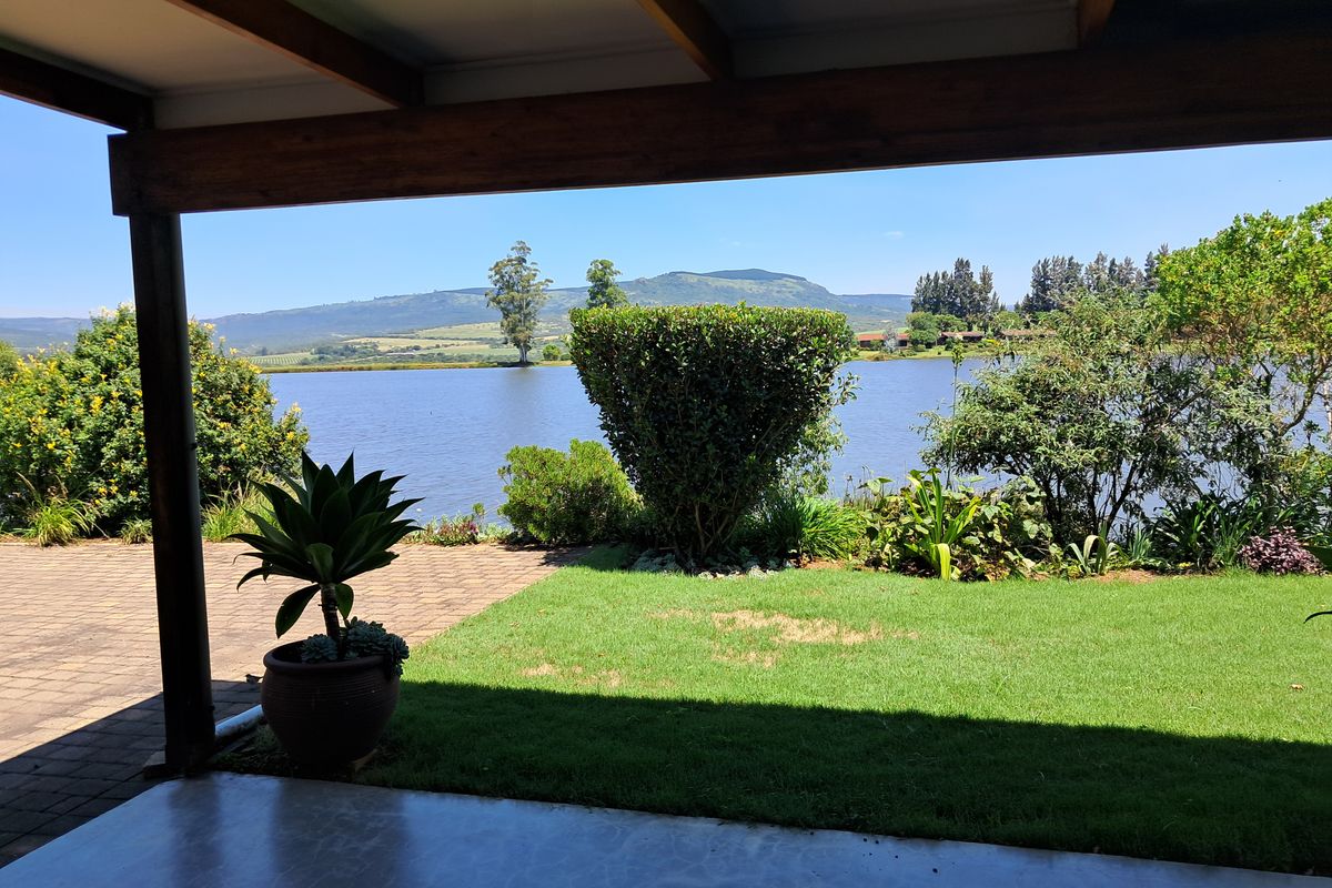 Peaceful Lakeside Living in the Countryside - Photo 3