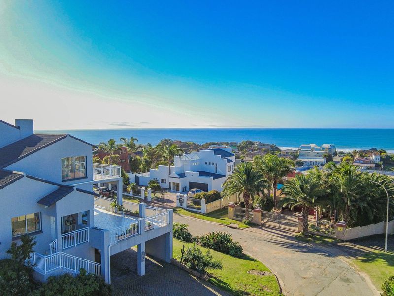 Modern Coastal Masterpiece off the Grid living - Photo 5