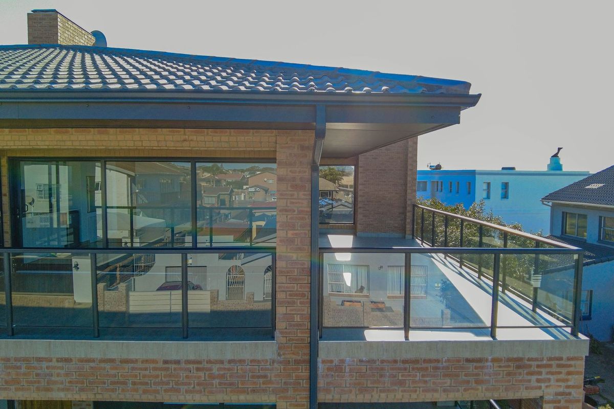 Modern Coastal Masterpiece off the Grid living - Photo 3