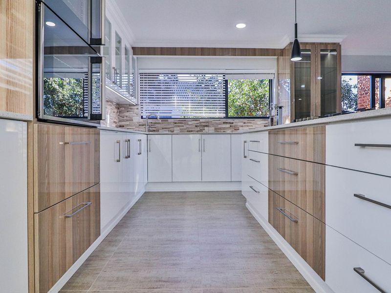 Modern Coastal Masterpiece off the Grid living - Photo 10