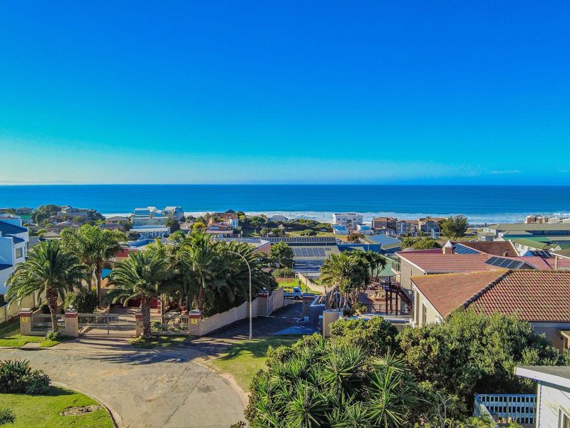 Modern Coastal Masterpiece off the Grid living - Photo 7