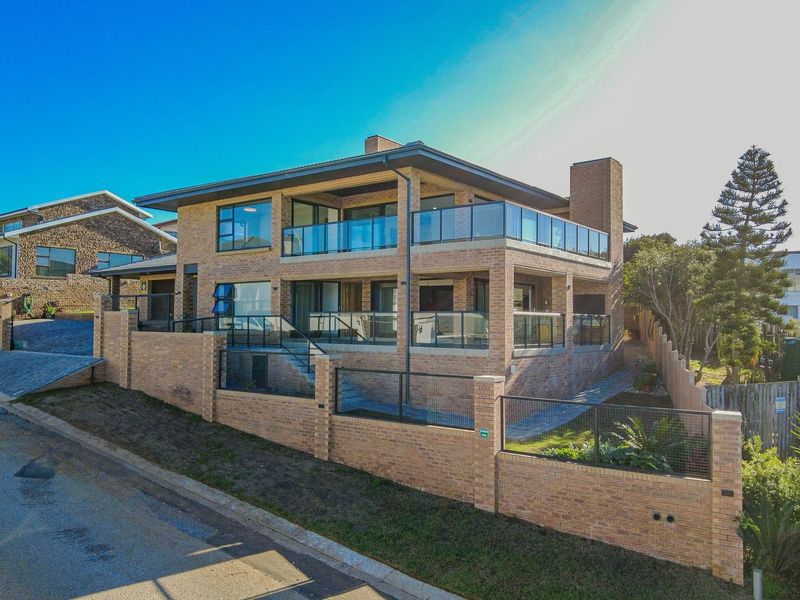 Modern Coastal Masterpiece off the Grid living - Photo 2