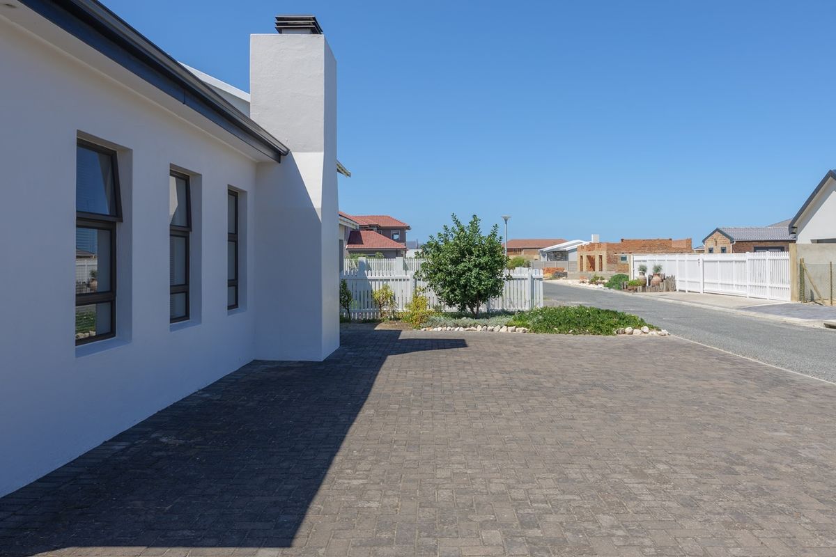 BEST-PRICED GEM IN OCEAN VIEW HEIGHTS - Photo 2