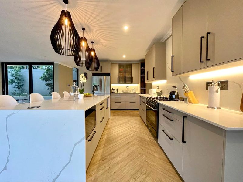 Private Residence - Photo 10