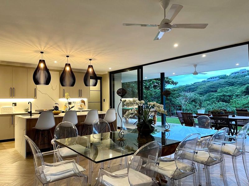 Private Residence - Photo 8