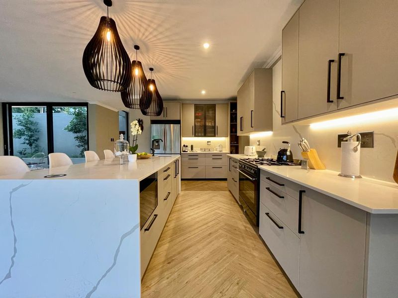 Private Residence - Photo 6