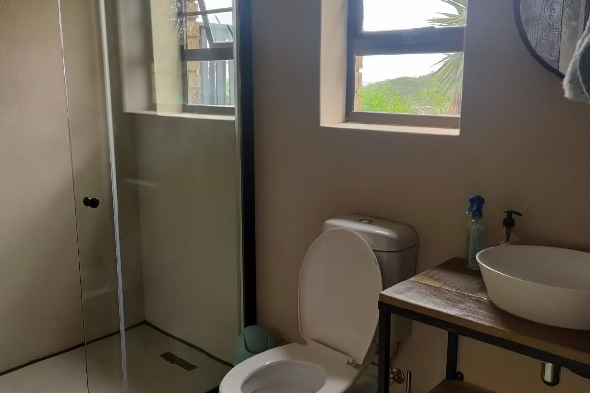 Self-Catering apartment for 4 professionals – exclusive Cove rock estate guest house - Photo 5