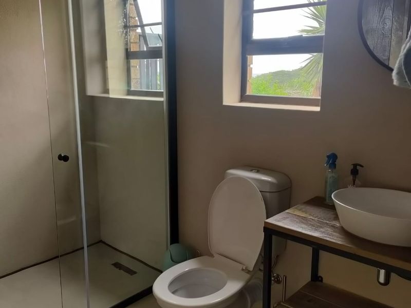 Self-Catering apartment for 4 professionals – exclusive Cove rock estate guest house - Photo 5