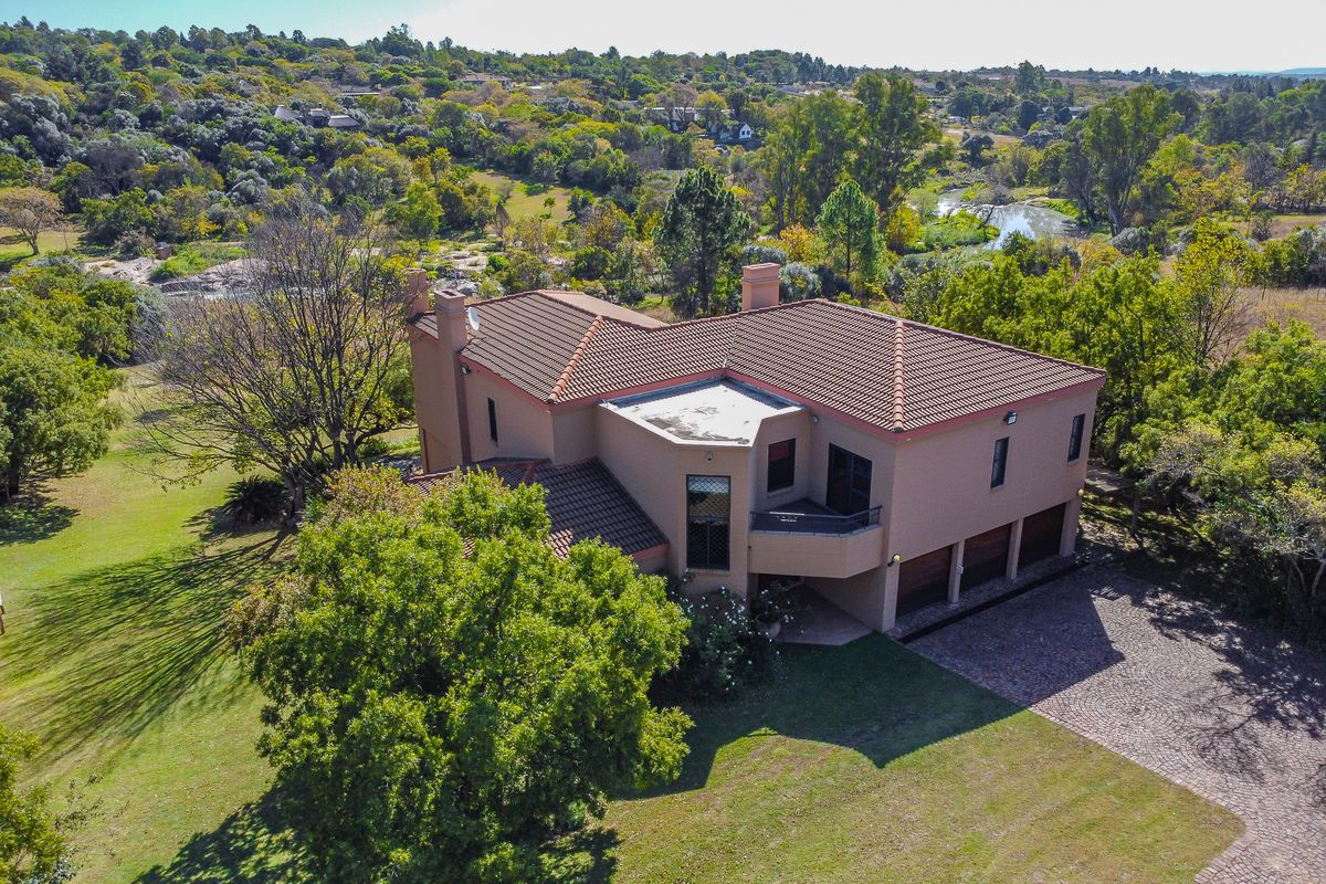 River front property with spectacular views. - Photo 2