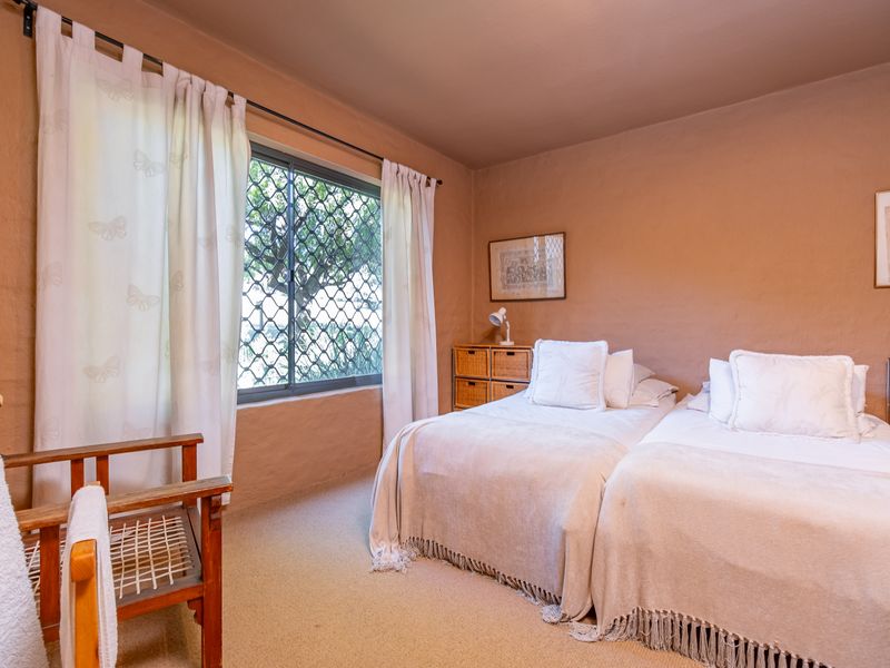 River front property with spectacular views. - Photo 9