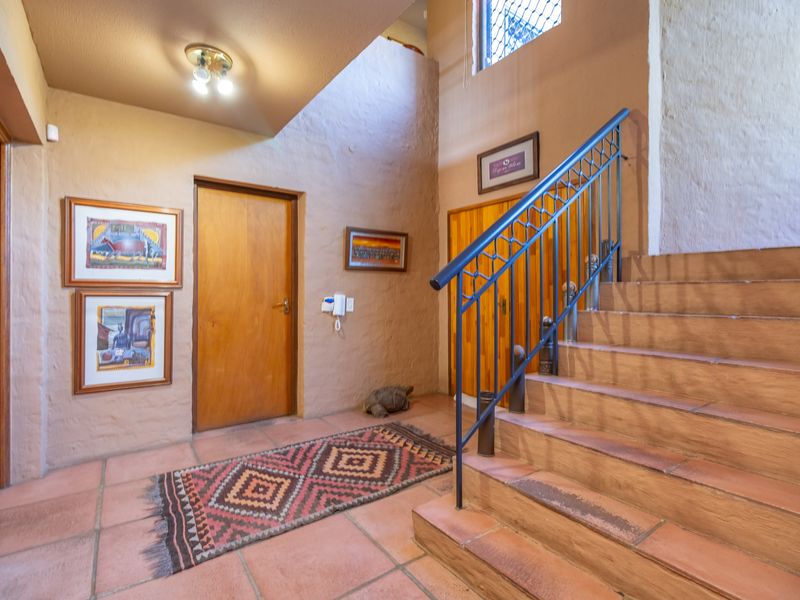 River front property with spectacular views. - Photo 7