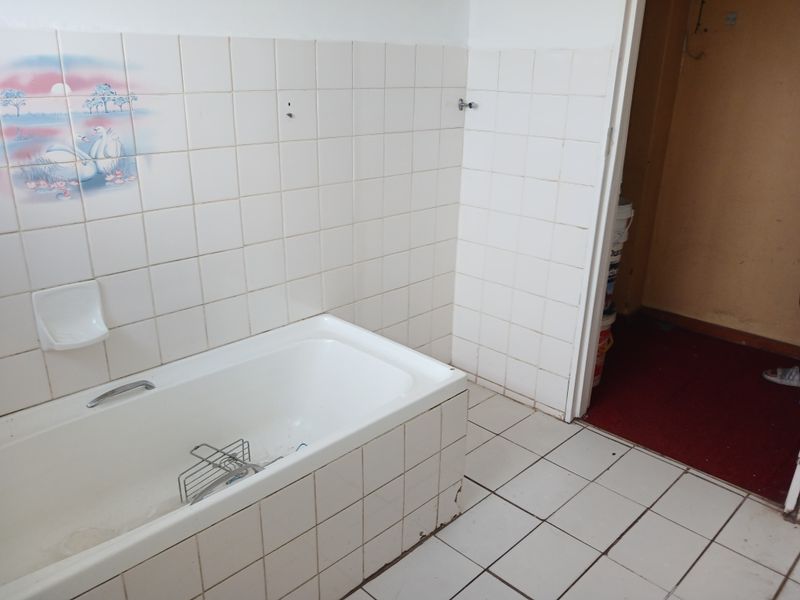 Unlock the Perfect Blend of Space and Location in NU17 - Photo 9