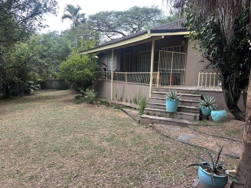 3 Bedroom family home on big stand in West Acres Ext 7 Nelspruit - Photo 2