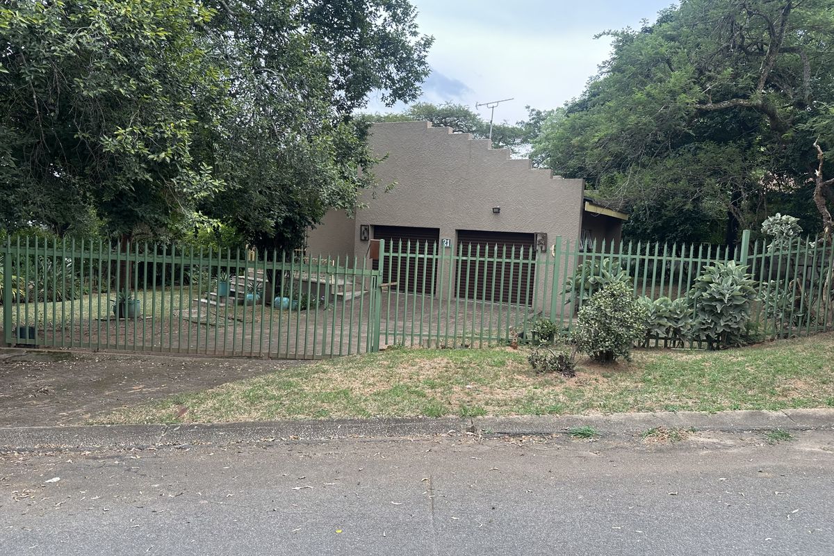 3 Bedroom family home on big stand in West Acres Ext 7 Nelspruit - Photo 3