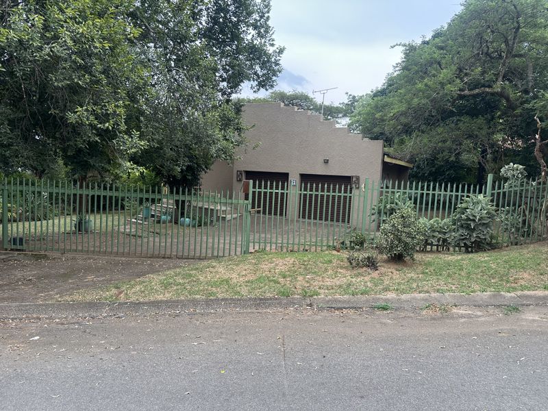 3 Bedroom family home on big stand in West Acres Ext 7 Nelspruit - Photo 3