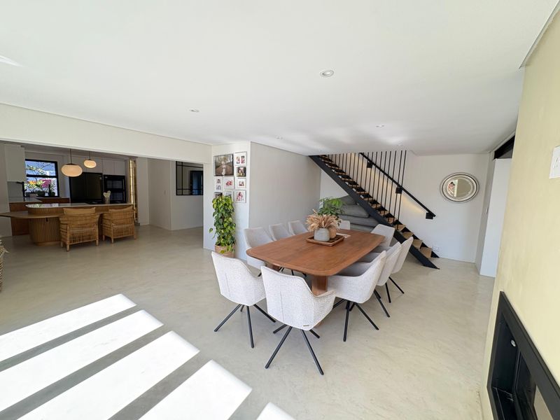 Charming 3-Bedroom Family Home with Loft & Garden Retreat – Prime Location! - Photo 6