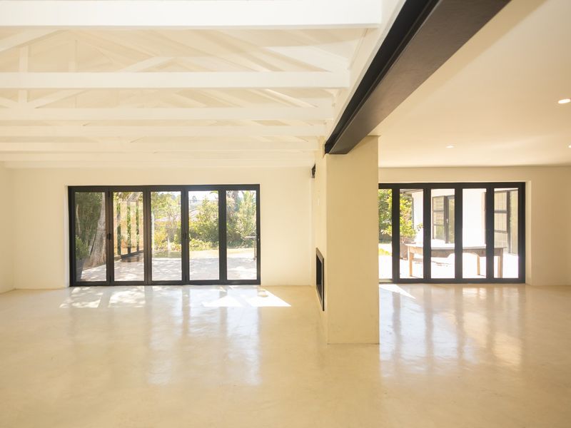 Charming 3-Bedroom Family Home with Loft & Garden Retreat – Prime Location! - Photo 7