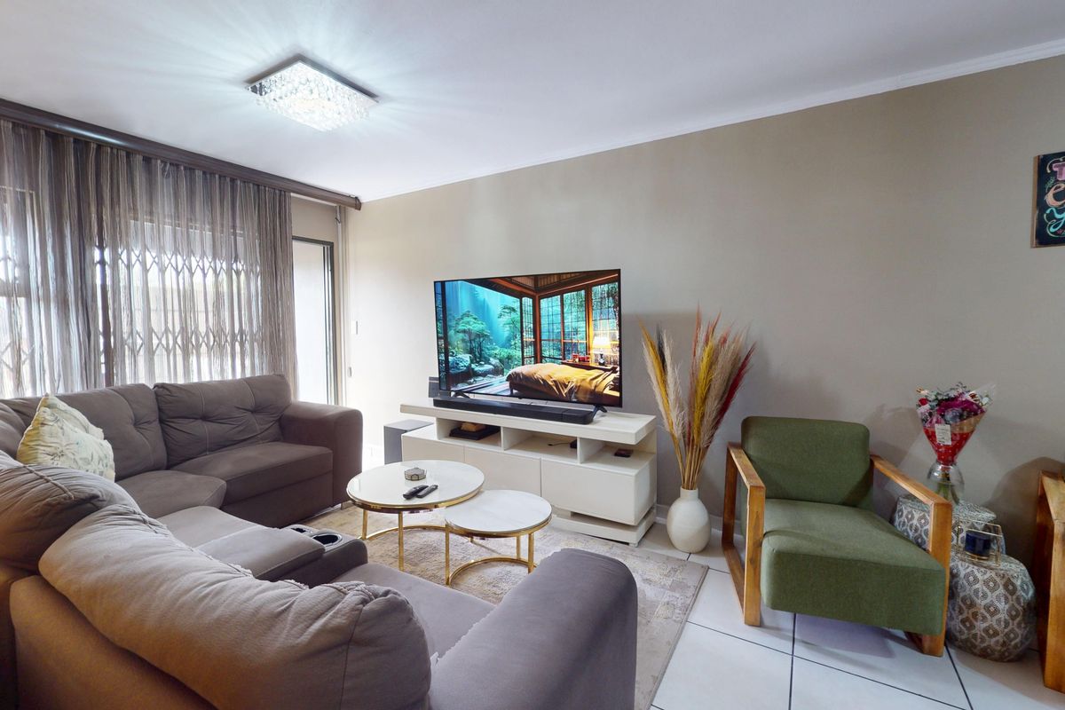 Stunning Modern Ground Floor Unit – Pet Friendly & Move-In Ready! - Photo 4