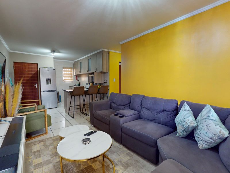 Stunning Modern Ground Floor Unit – Pet Friendly & Move-In Ready! - Photo 6