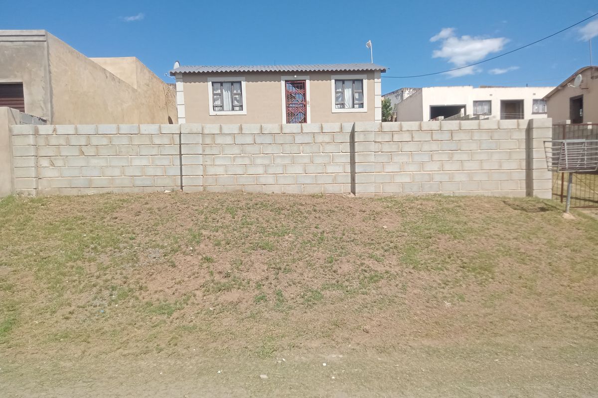 A Home With A Lot Of Potential In A Quiet Area - Photo 2