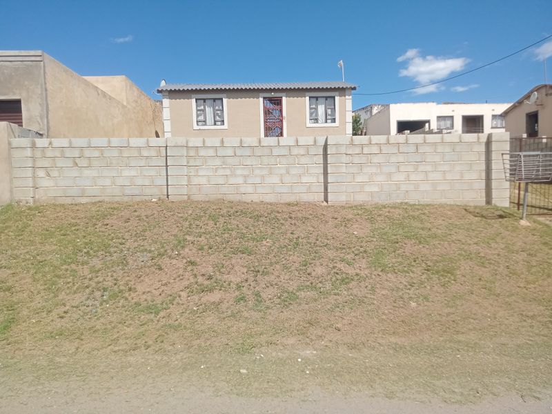 A Home With A Lot Of Potential In A Quiet Area - Photo 2