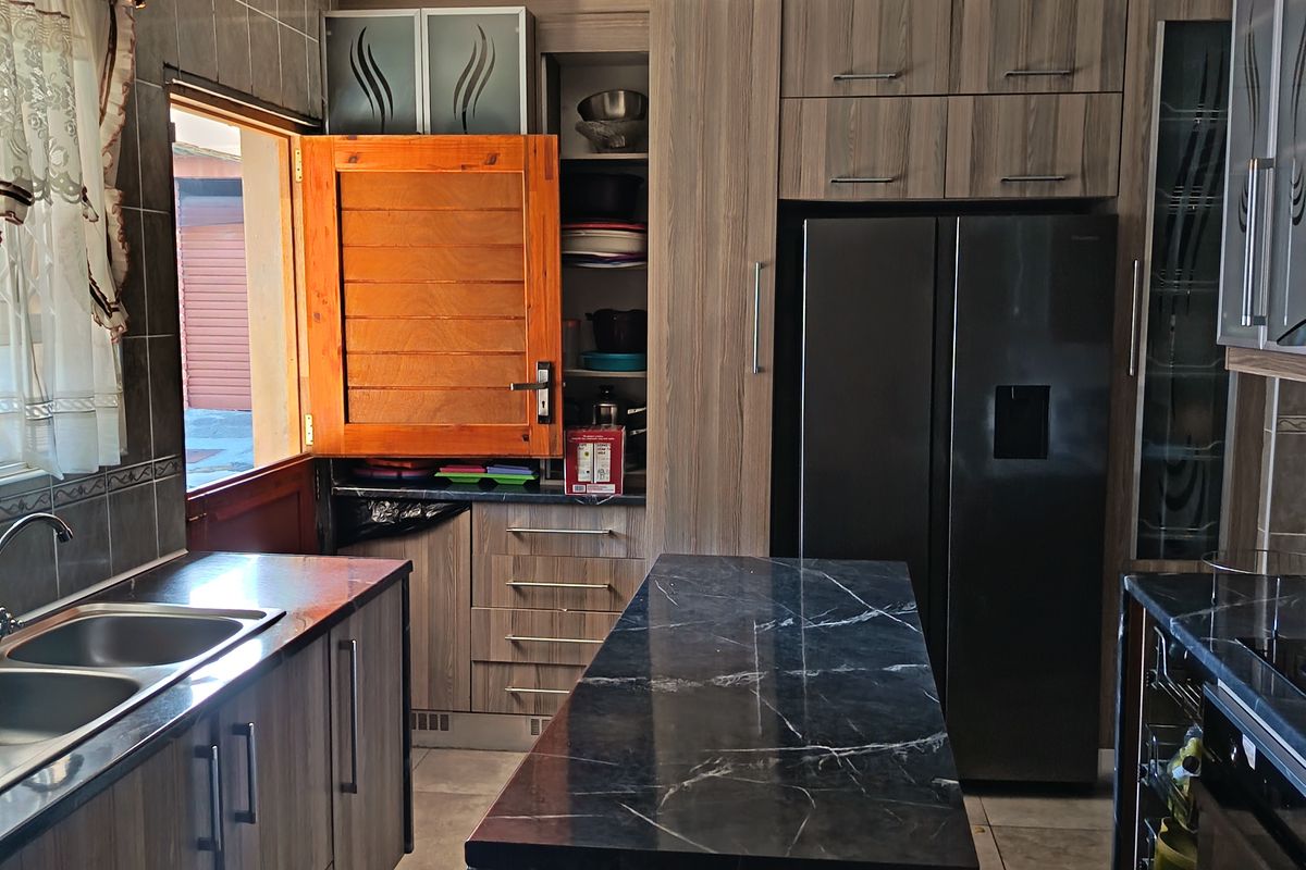 Amalinda North - Photo 3