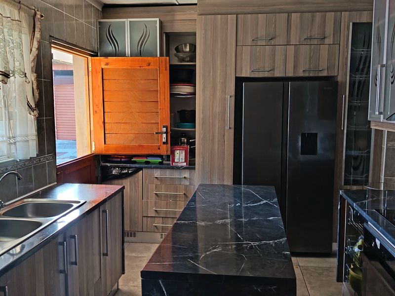 Amalinda North - Photo 3