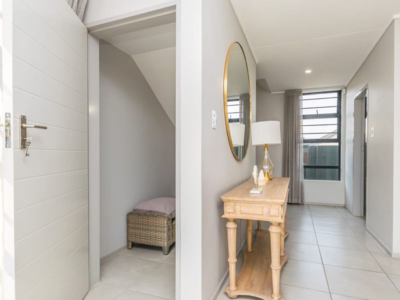 Free-standing home in 24-hour security estate - Photo 7