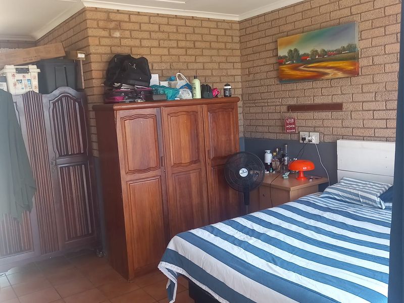 Peaceful Living on the Water’s Edge - Photo 10