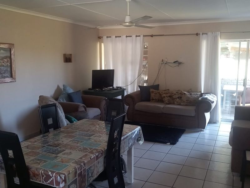 Peaceful Living on the Water’s Edge - Photo 6