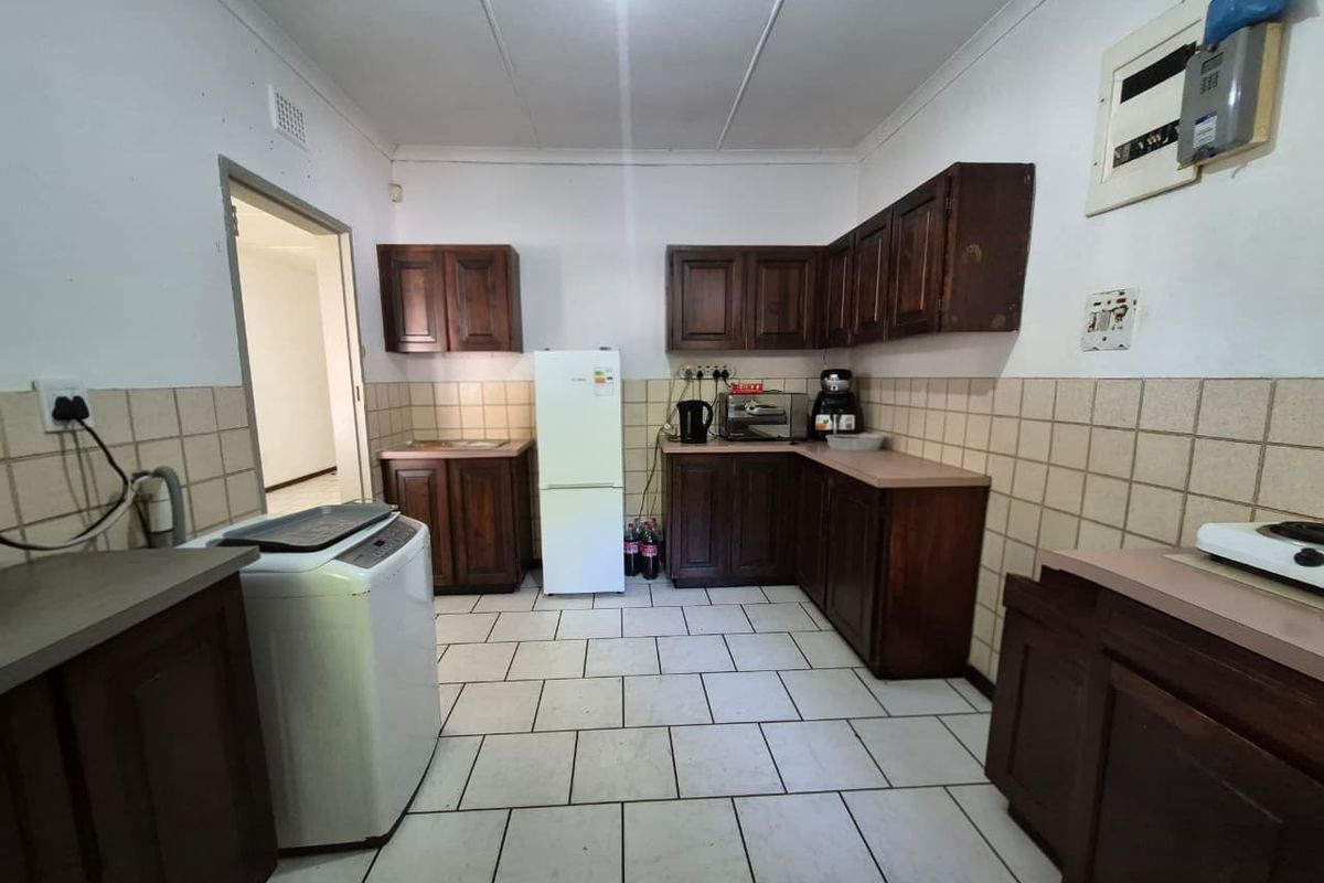 3 bedroom house - Photo 4