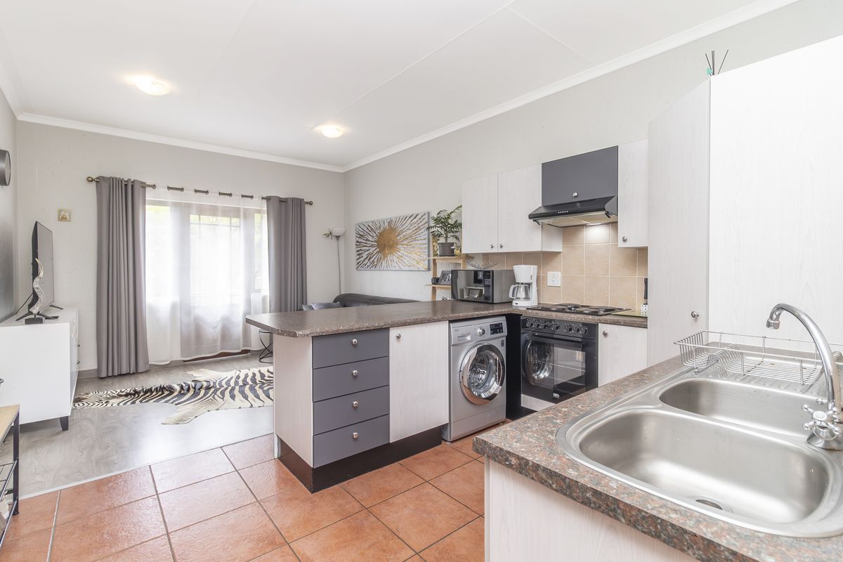 The Ideal Lock-Up-and-Go for First-Timers & Investors! - Photo 4