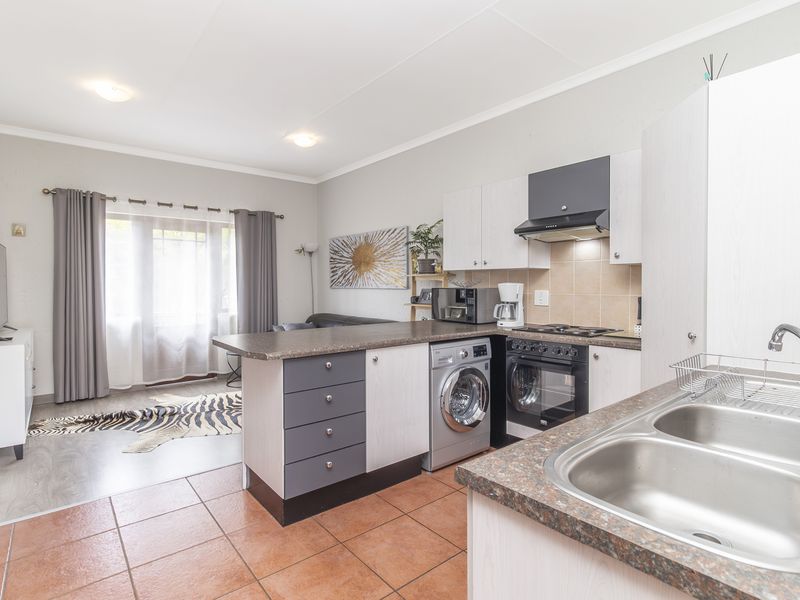 The Ideal Lock-Up-and-Go for First-Timers & Investors! - Photo 4