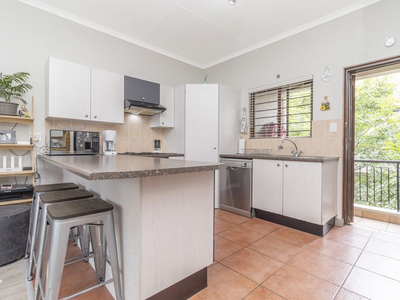 The Ideal Lock-Up-and-Go for First-Timers & Investors! - Photo 6