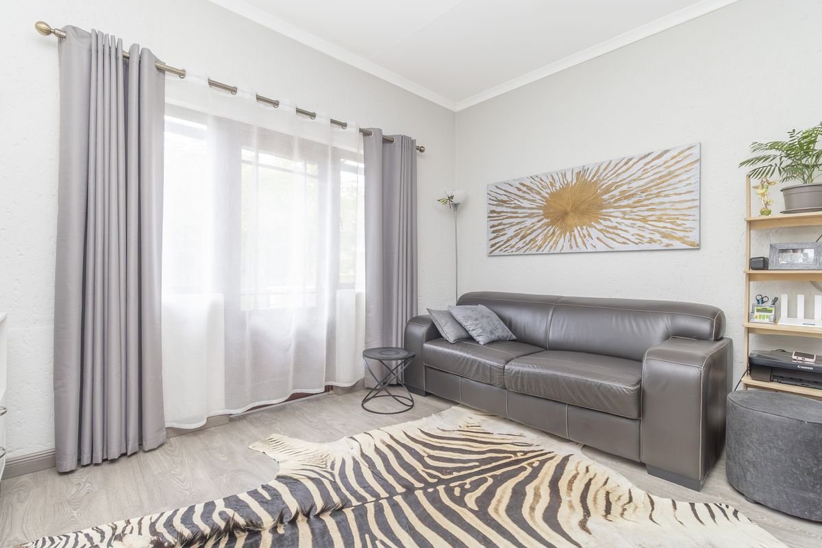 The Ideal Lock-Up-and-Go for First-Timers & Investors! - Photo 2