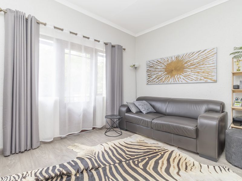 The Ideal Lock-Up-and-Go for First-Timers & Investors! - Photo 2