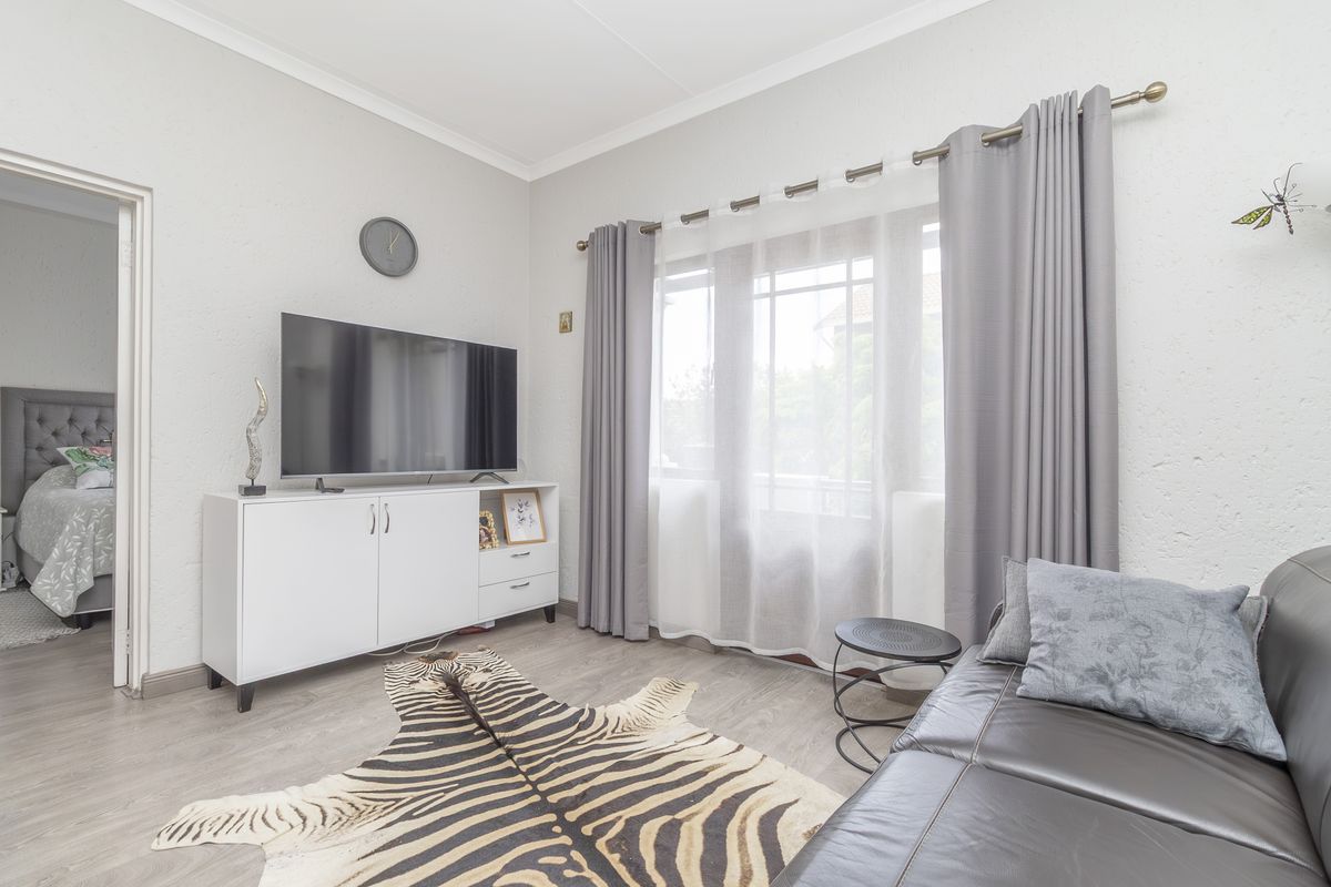 The Ideal Lock-Up-and-Go for First-Timers & Investors! - Photo 3