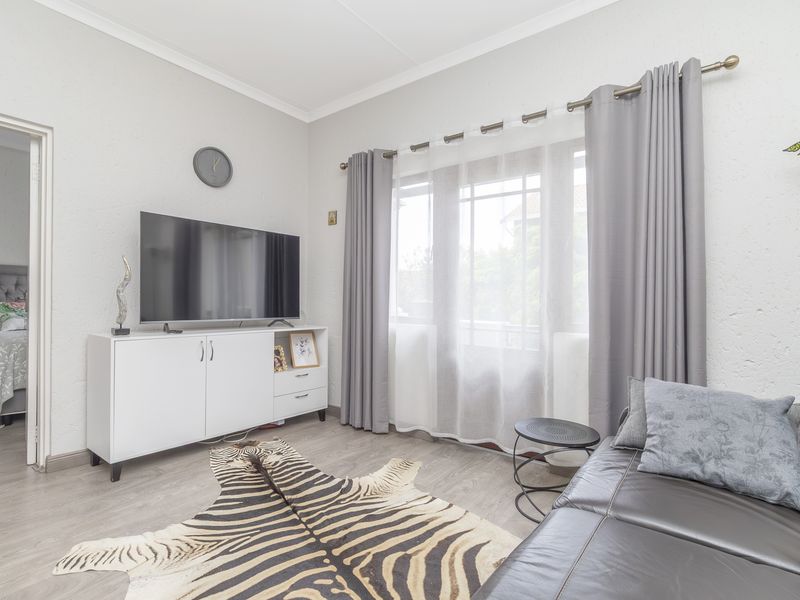 The Ideal Lock-Up-and-Go for First-Timers & Investors! - Photo 3