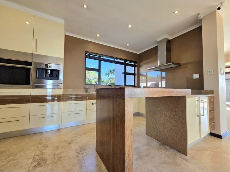 Elevated Luxury Living with Bold Contemporary Design!! - Photo 8