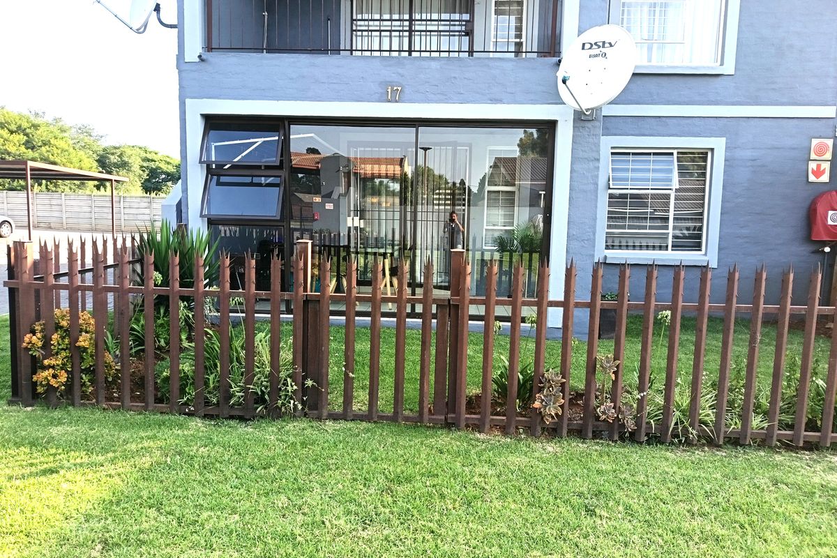 Modern Ground-Floor Living | Pet-Friendly with Private Garden, Back on the Market. - Photo 3