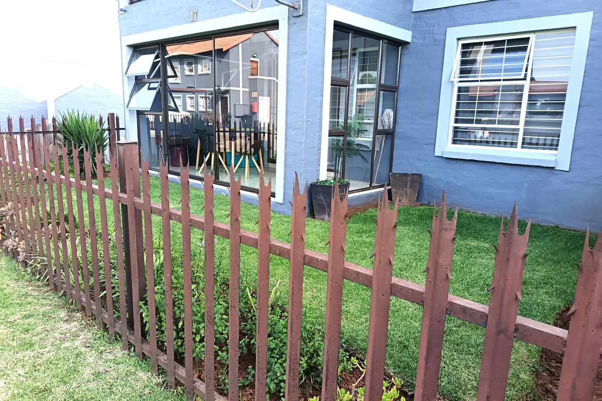 Modern Ground-Floor Living | Pet-Friendly with Private Garden, Back on the Market. - Photo 5