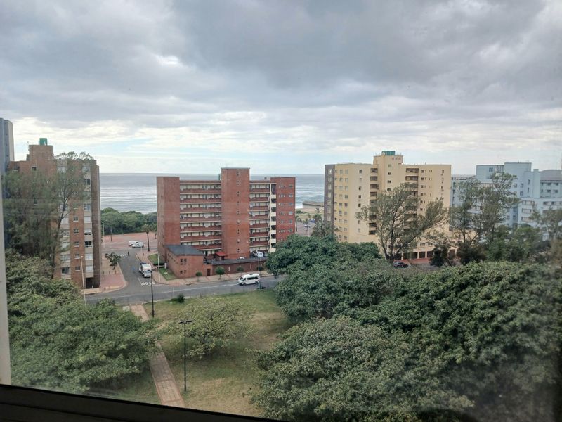 2 BED APARTMENT - ENCLOSED PORCH  - LOCKUP GARAGE - GREAT VIEWS - NORTH BEACH - Photo 7