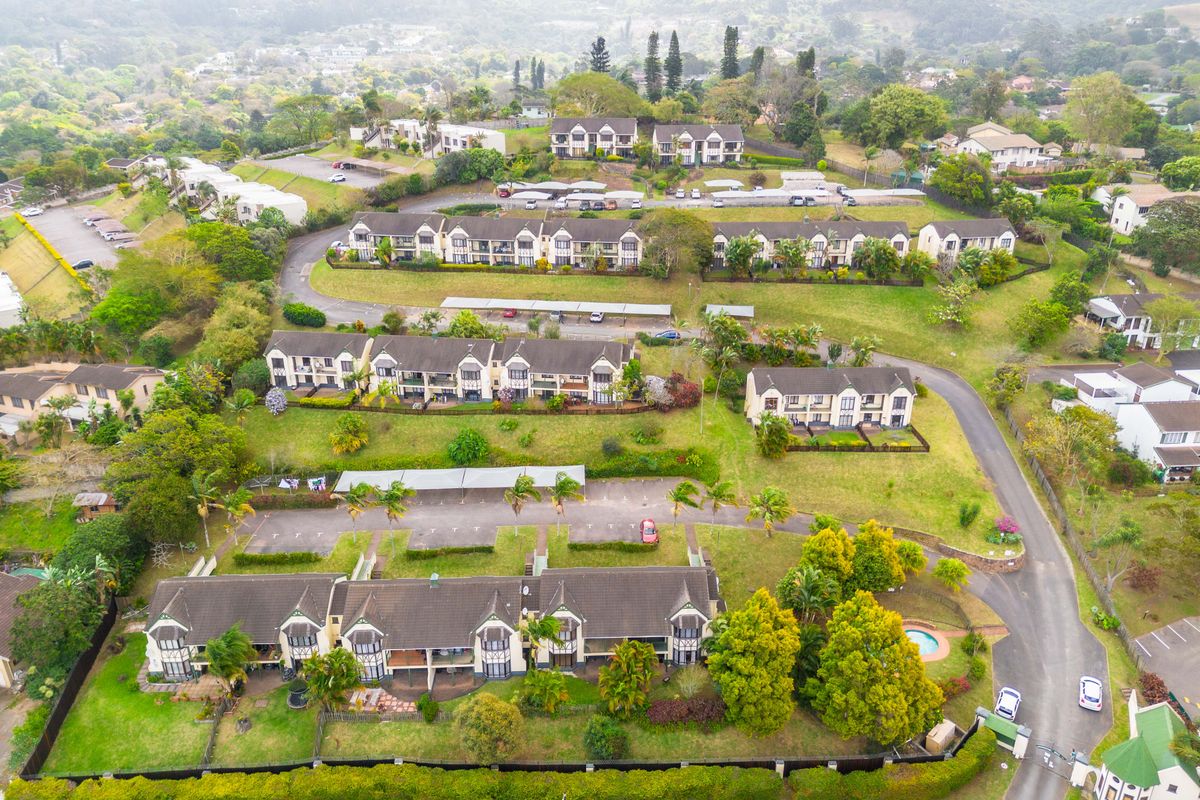 A Tranquil Retreat in The Wolds, New Germany - Photo 2