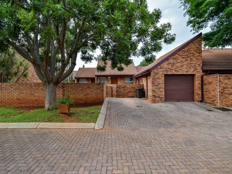 Newly renovated!  Full title Townhouse. - Photo 9