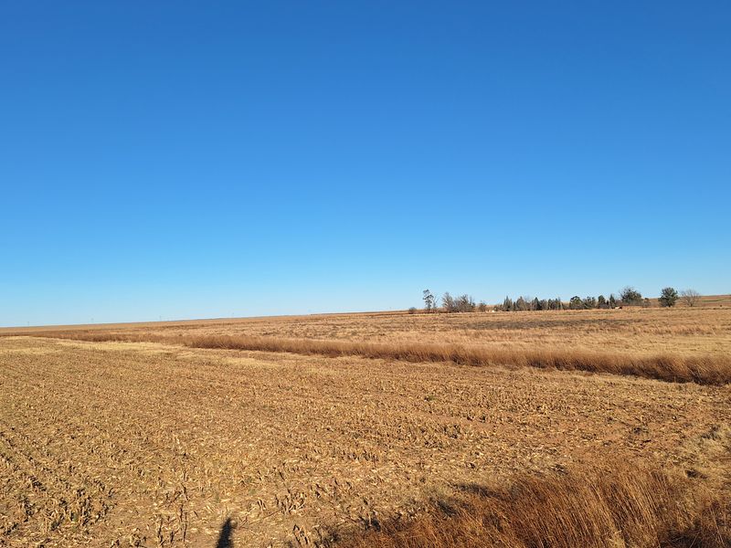 Farm with river front for sale - Photo 2