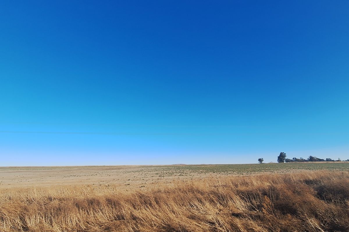 Farm with river front for sale - Photo 3