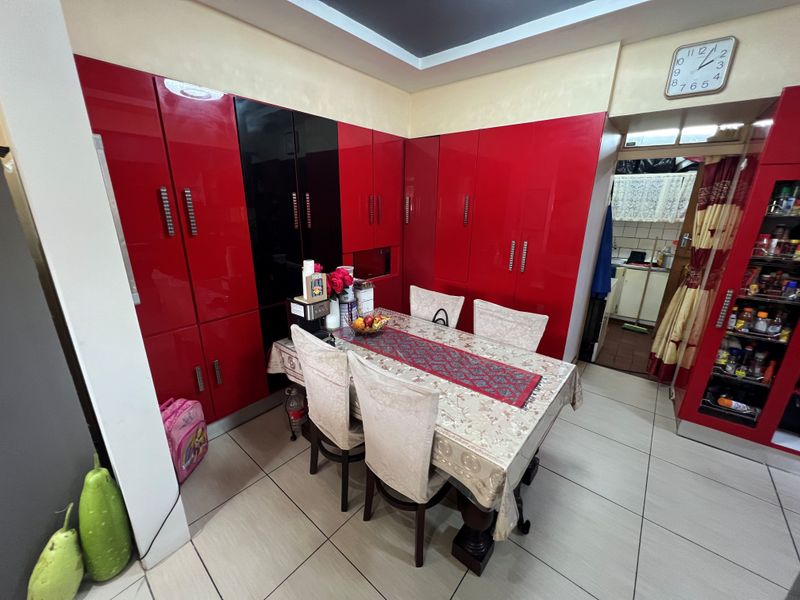 Spacious 6-bedroom home for sale in Irene Park, Klerksdorp—perfect for family living! - Photo 5