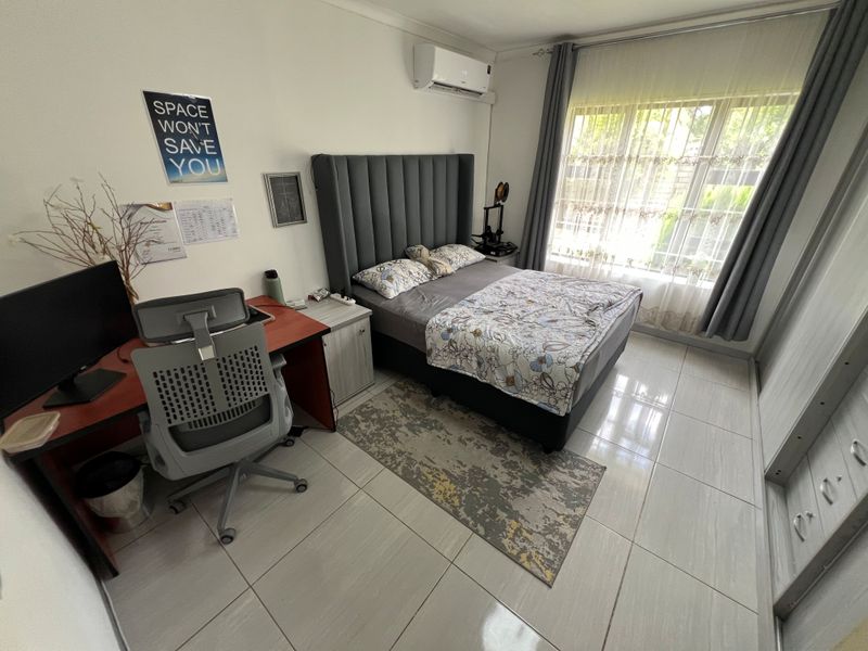 Spacious 6-bedroom home for sale in Irene Park, Klerksdorp—perfect for family living! - Photo 10