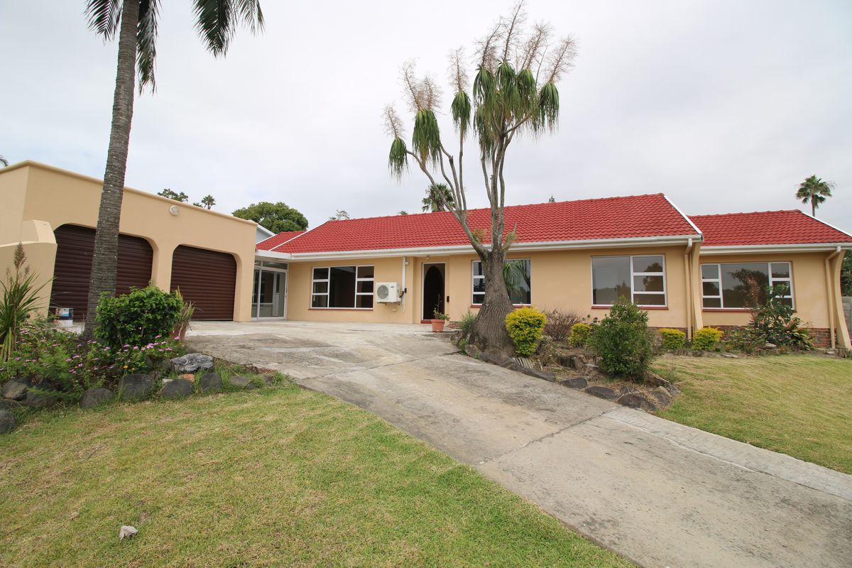 Move-In-Ready Family Home in Prestigious Beacon Bay - Photo 2