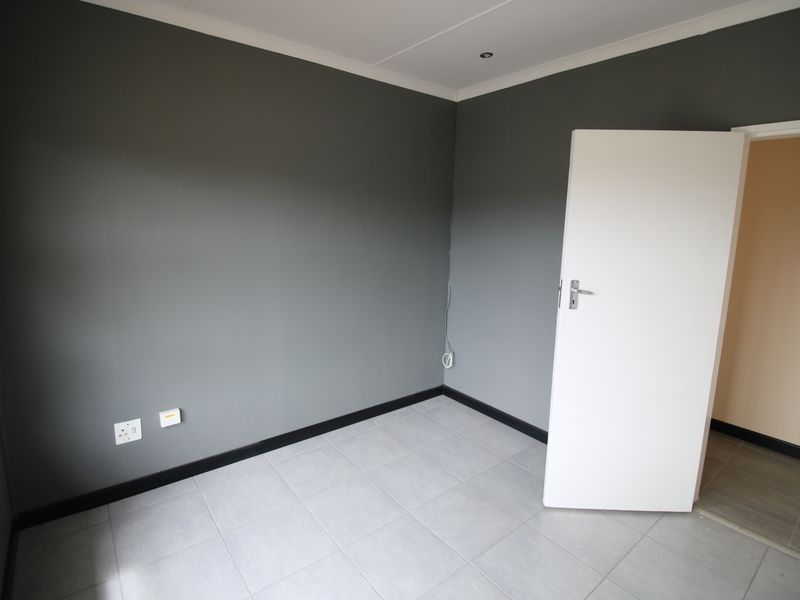 Move-In-Ready Family Home in Prestigious Beacon Bay - Photo 10